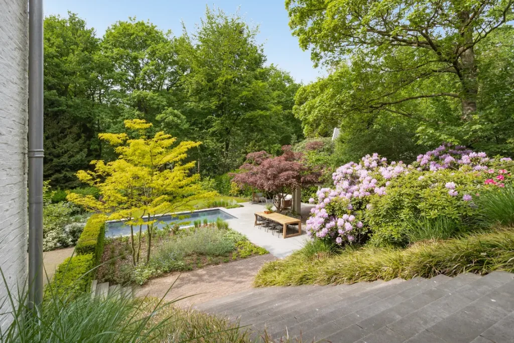 Tuinaanleg van bostuin in Nijmegen. Tuinaanleg door Uw Tuin Hoveniers uit Malden