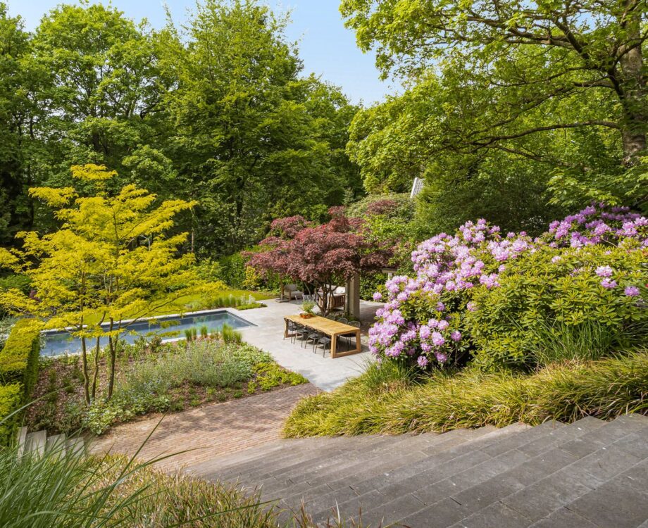 Tuinaanleg van bostuin in Nijmegen. Tuinaanleg door Uw Tuin Hoveniers uit Malden.