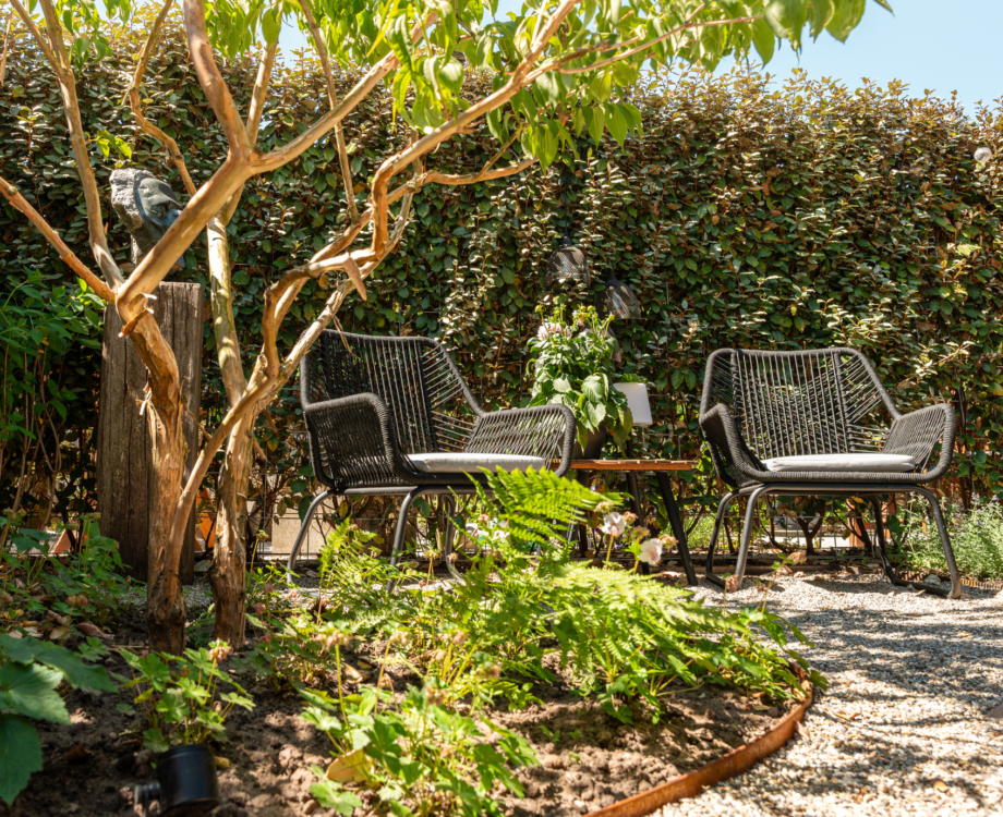 Nieuwbouw stadstuin in Overasselt. Tuinaanleg door Uw Tuin hoveniers uit malden.